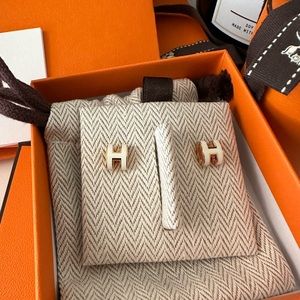 NIB Hermes Mini Pop H Earrings White Blanc and Rose Gold